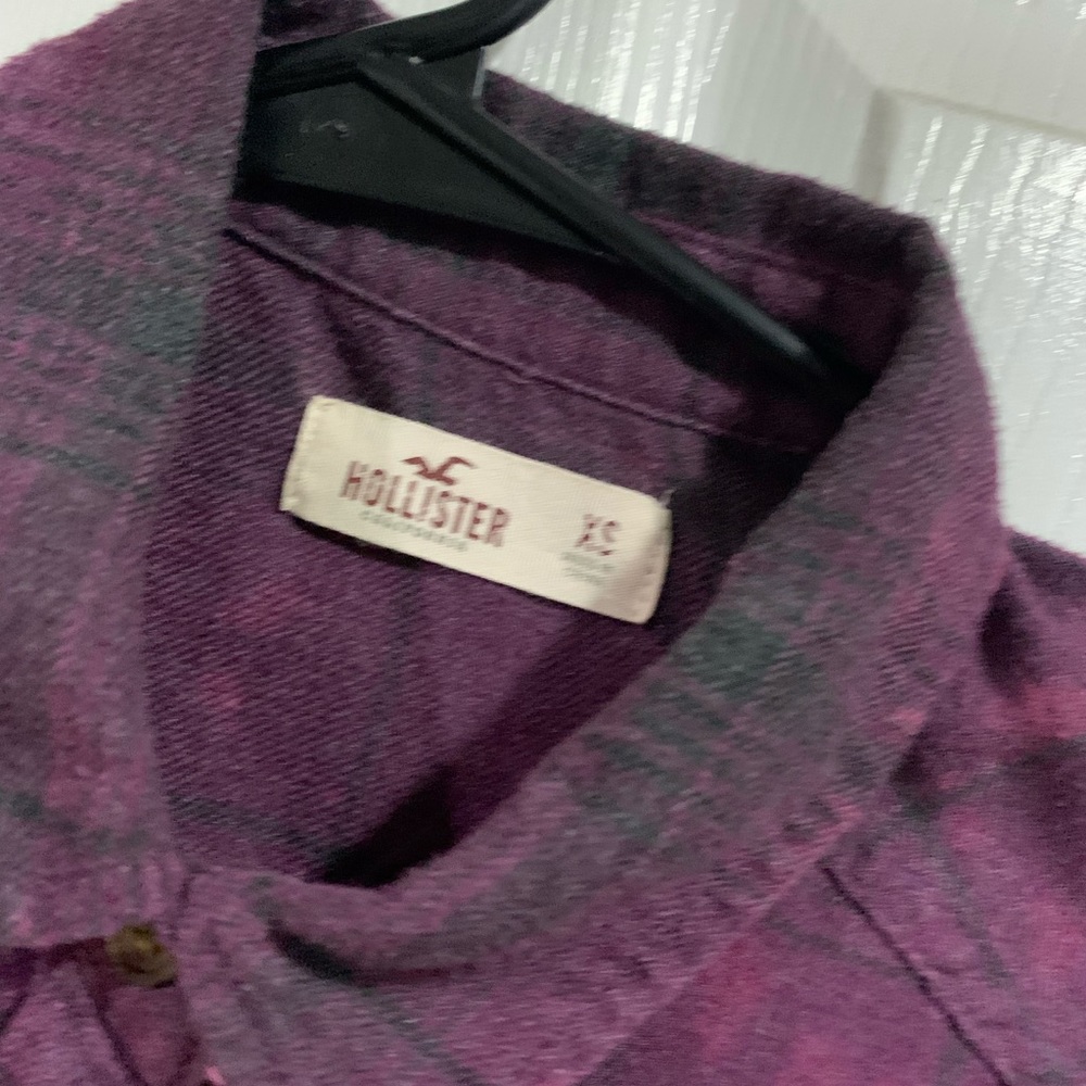 HOLLISTER button up Xsmall - Picture 2 of 4